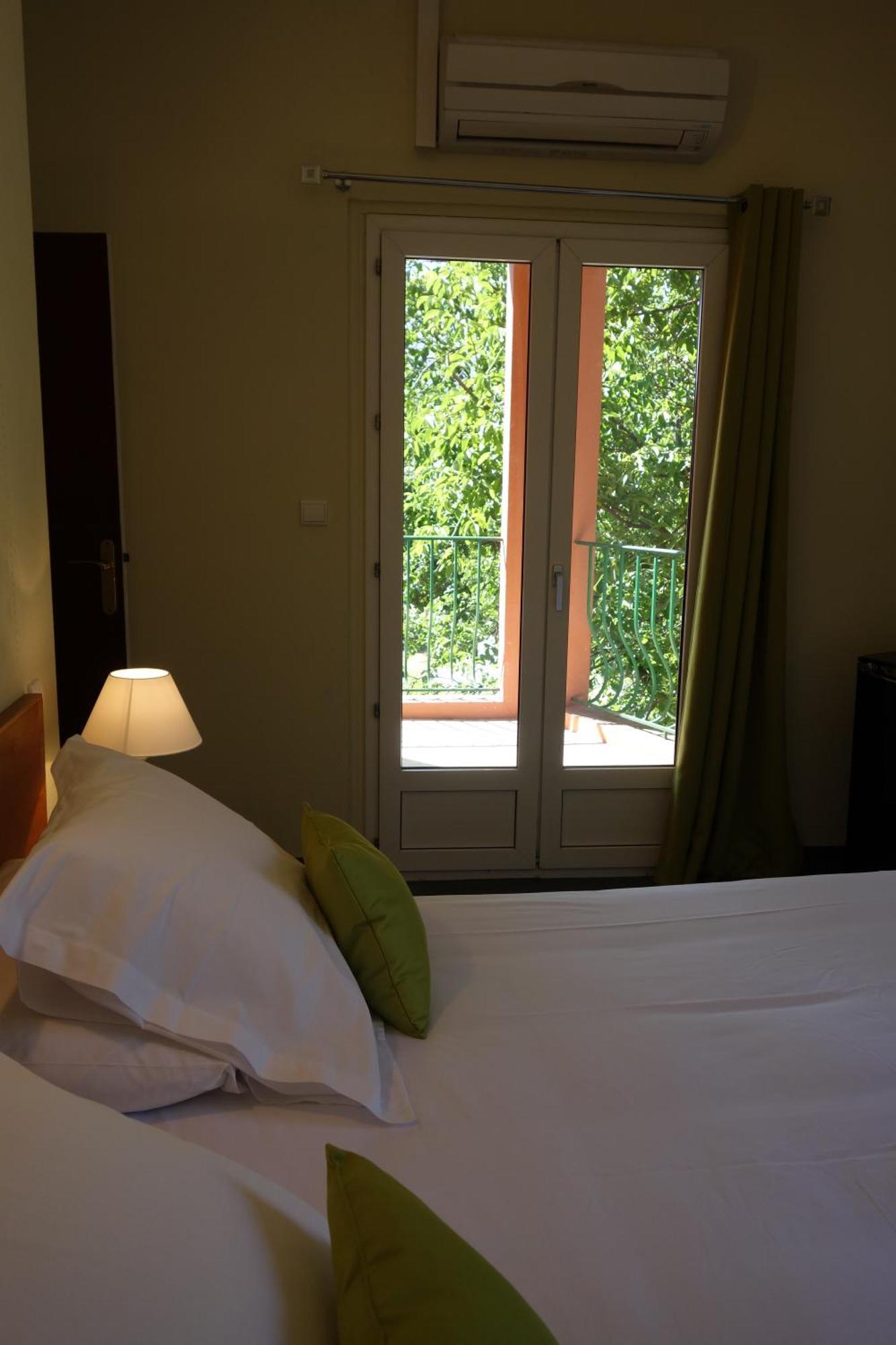 Hotel Le Prejoly Saint-Vallier-de-Thiey Pokój zdjęcie