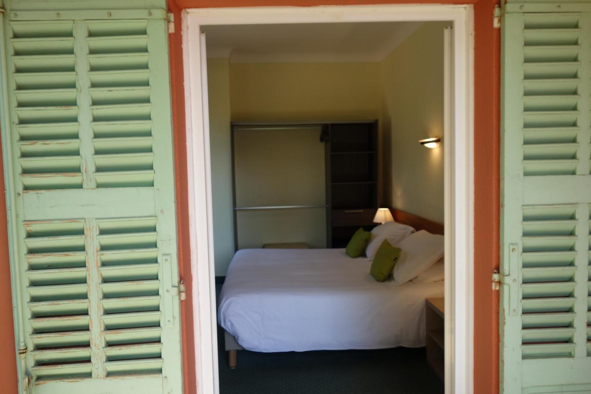 Hotel Le Prejoly Saint-Vallier-de-Thiey Pokój zdjęcie