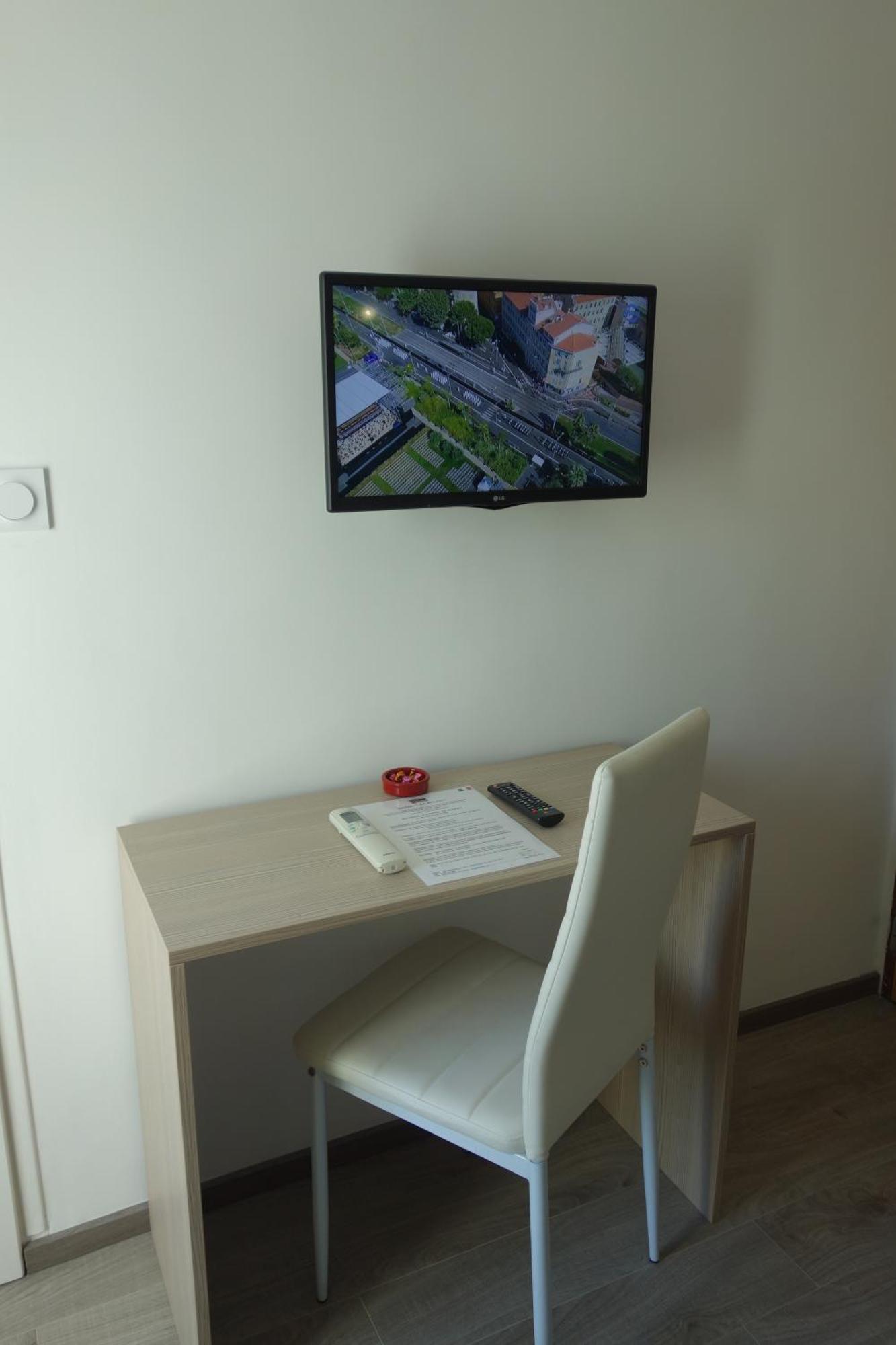 Hotel Le Prejoly Saint-Vallier-de-Thiey Pokój zdjęcie